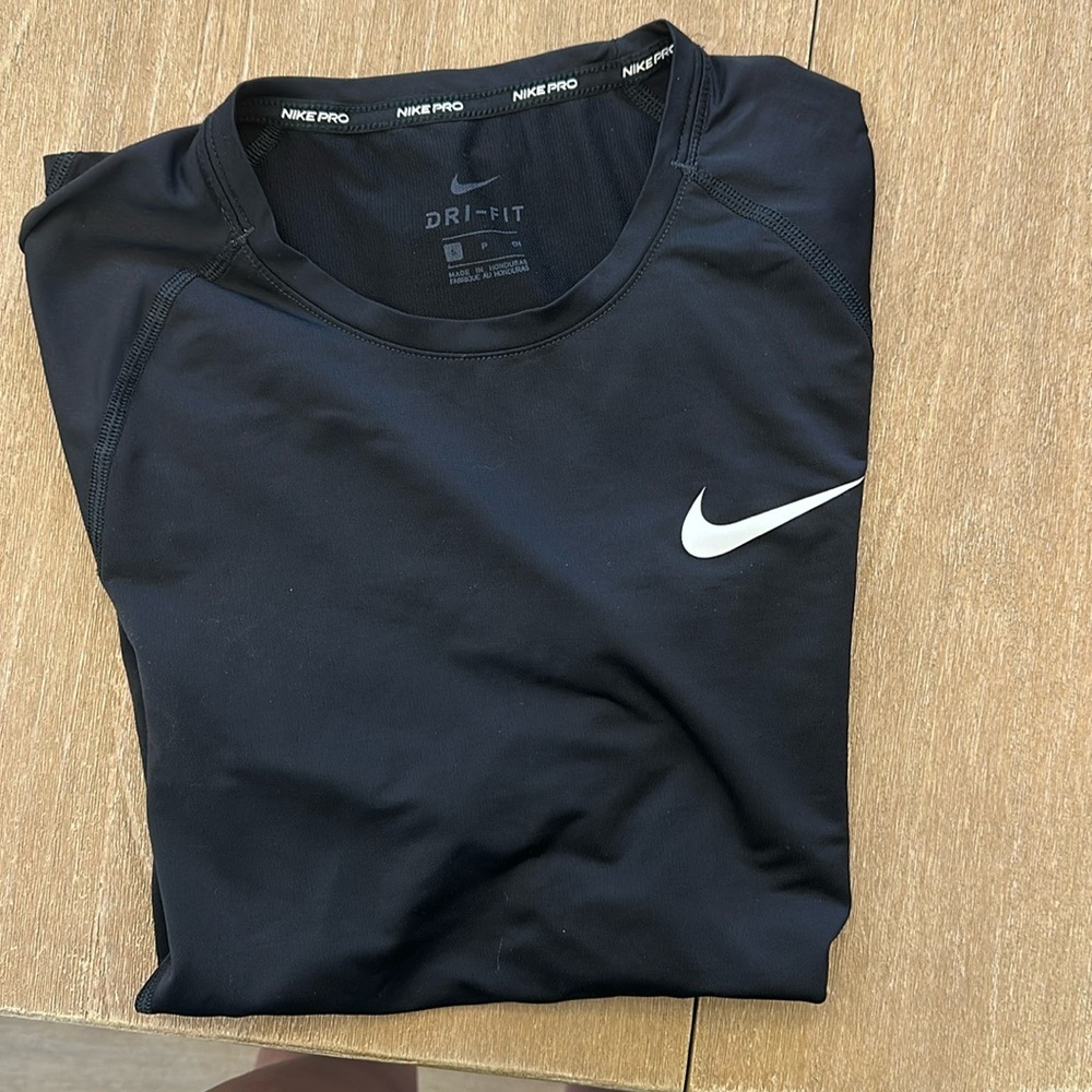 Men’s Nike pro short sleeve black performance tee size small